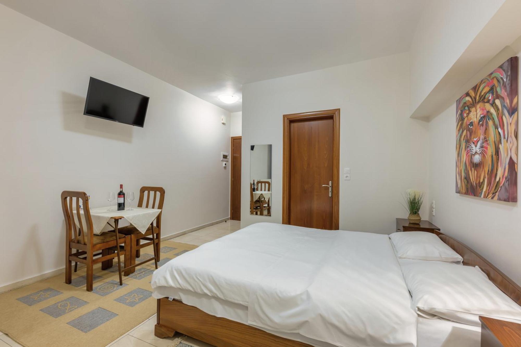 O Fotis Studios & Apartments 이오아니아 외부 사진